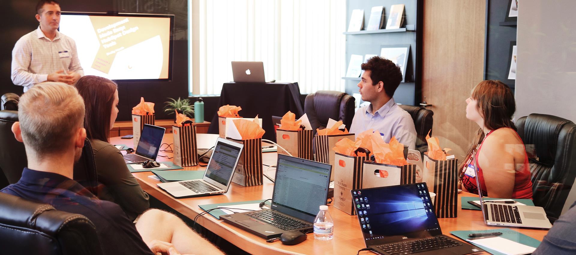 Может ли ИП на УСН жить в одном регионе, а платить налог в другом?